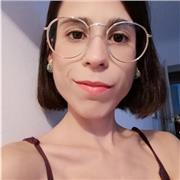 Soy una chica mallorquina de 27 años con mucha experiencia dando clases de francés, adaptándolas a las necesidades de cada alumno. Aparte de mis estudios en Lenguas Aplicadas y Traducción e Interpretación, he vivido en Francia y Suiza, por lo que os puedo